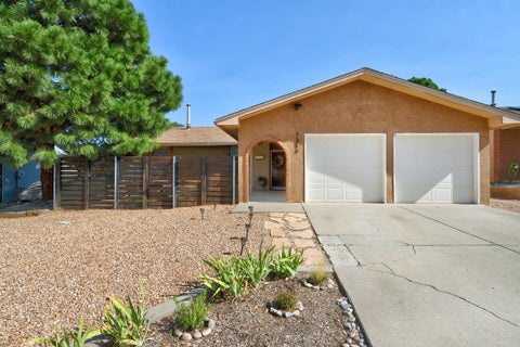 Homes For Sale - 7353 Yorktown Avenue<br/> Bernalillo County, Albuquerque, NM 87109