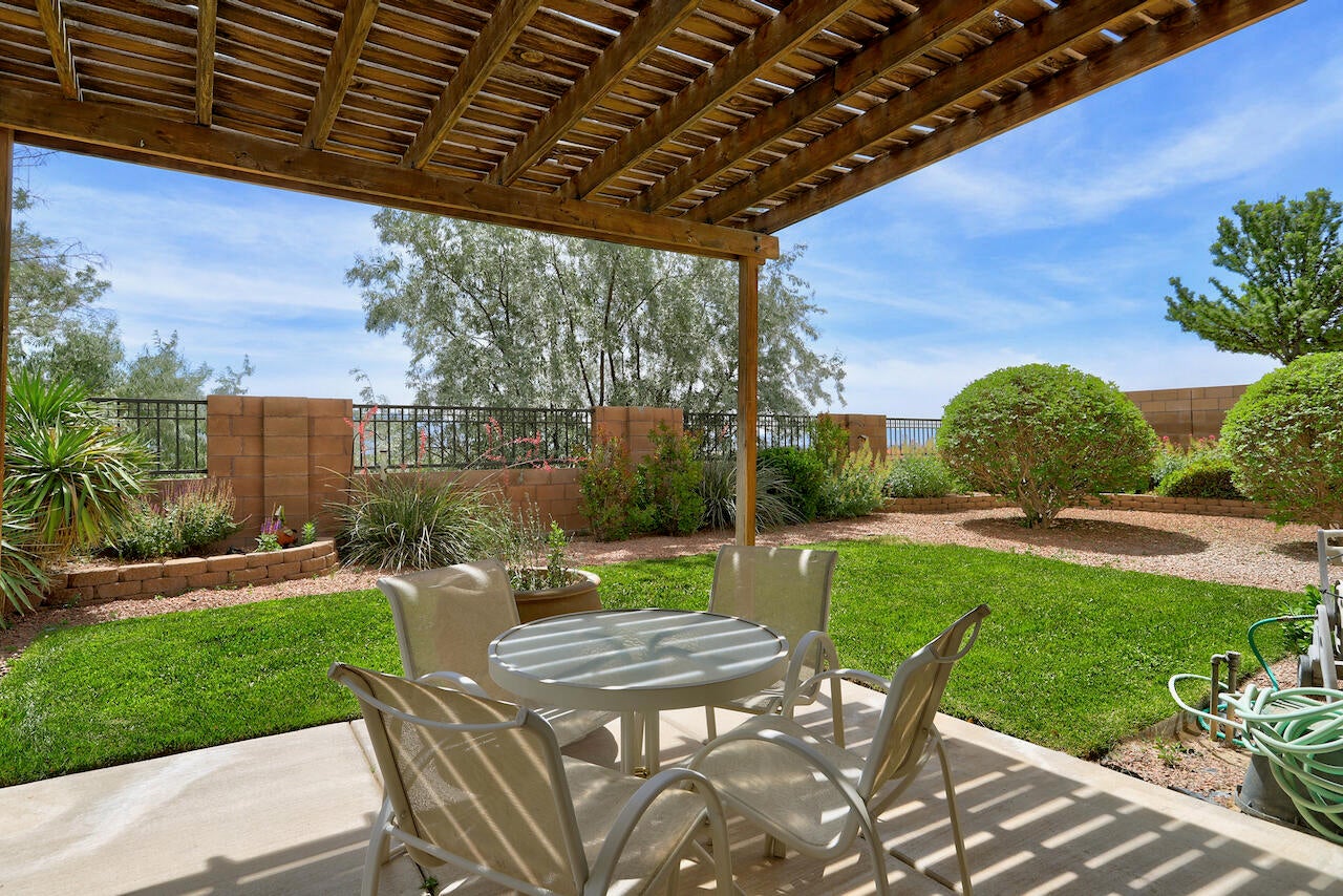 10216 Avenida Vista Sol NW