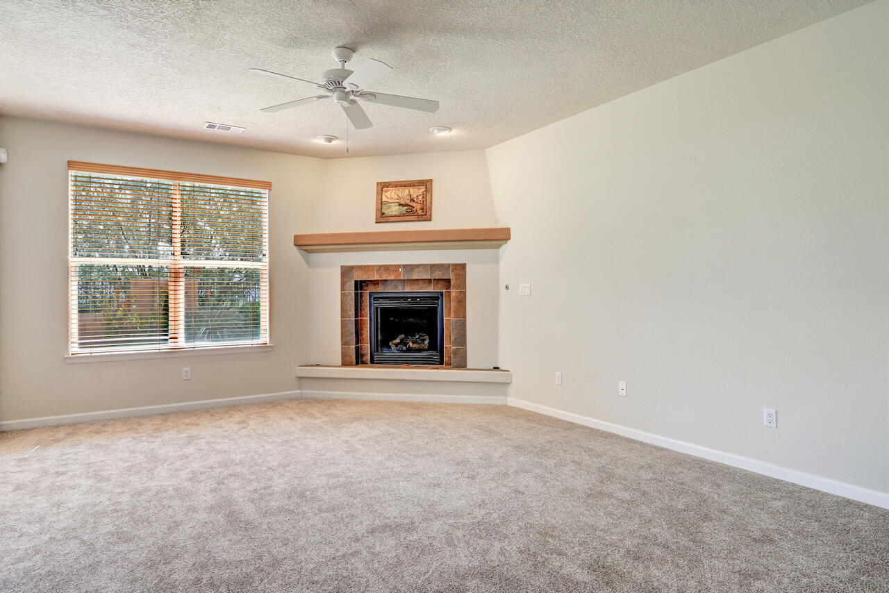 10216 Avenida Vista Sol NW