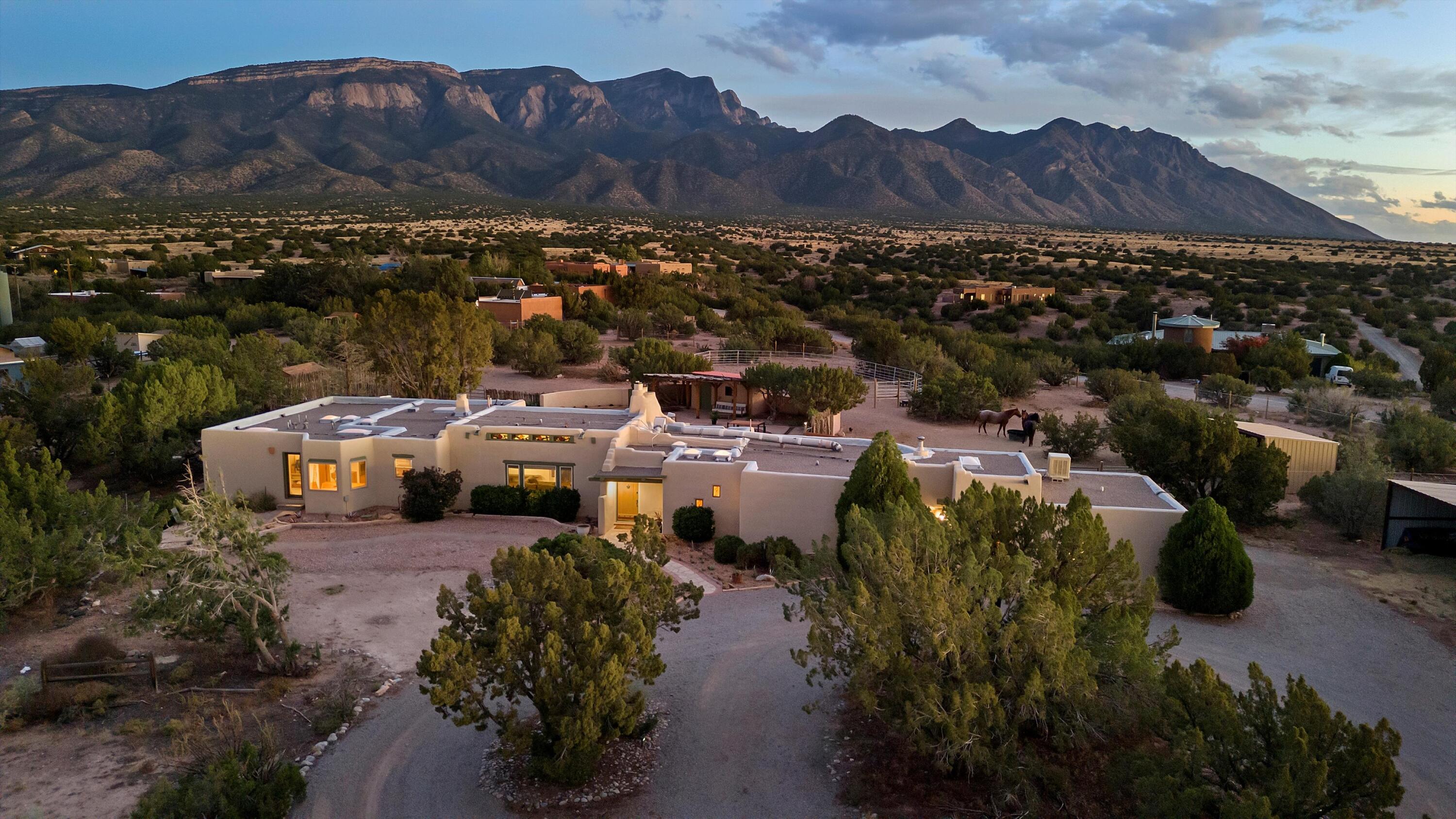 20 Ridge Road, Placitas, New Mexico image 1