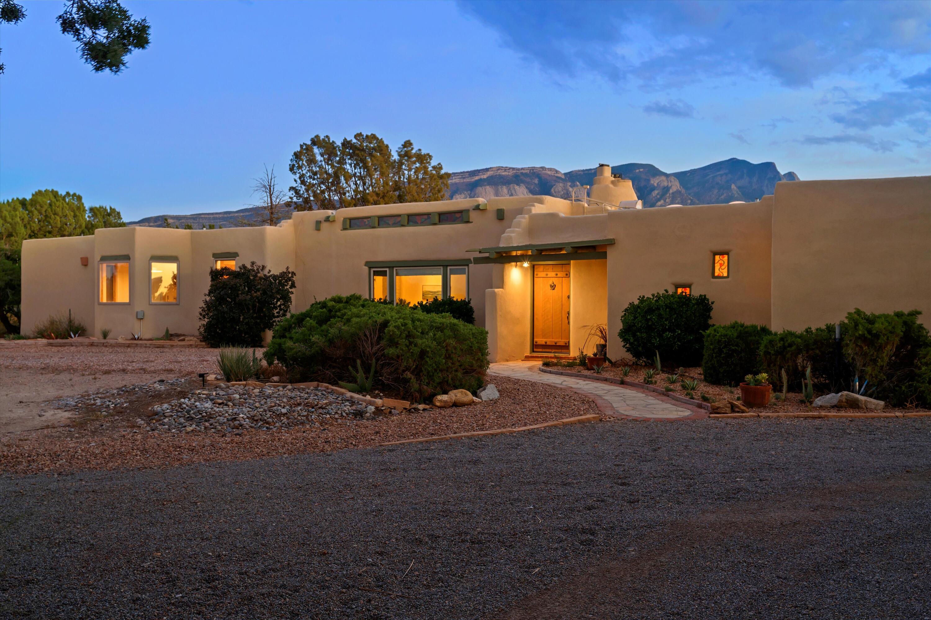 20 Ridge Road, Placitas, New Mexico image 2