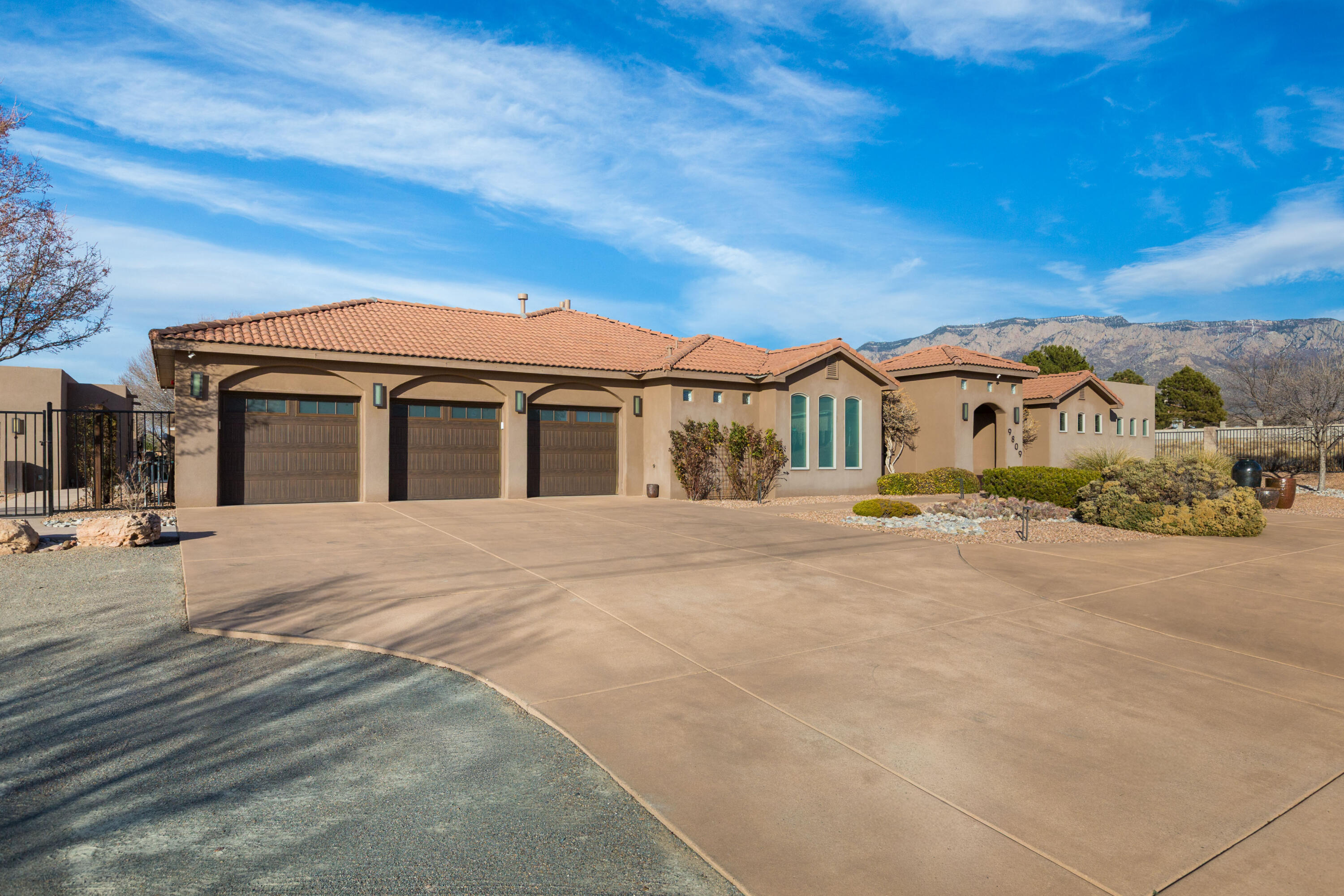 9809 Coronado Avenue NE