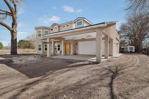 Photo of 2402 Lakeview Road SW, Albuquerque, NM 87105 (MLS # 1097894)