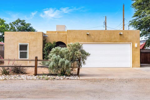 Homes For Sale - 2241 Bartolo Avenue<br/> Bernalillo County, Albuquerque, NM 87105