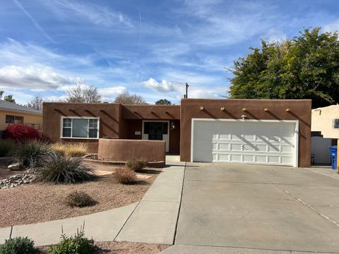 Photo of 1325 Glorieta Street NE, Albuquerque, NM 87112 (MLS # 1094654)