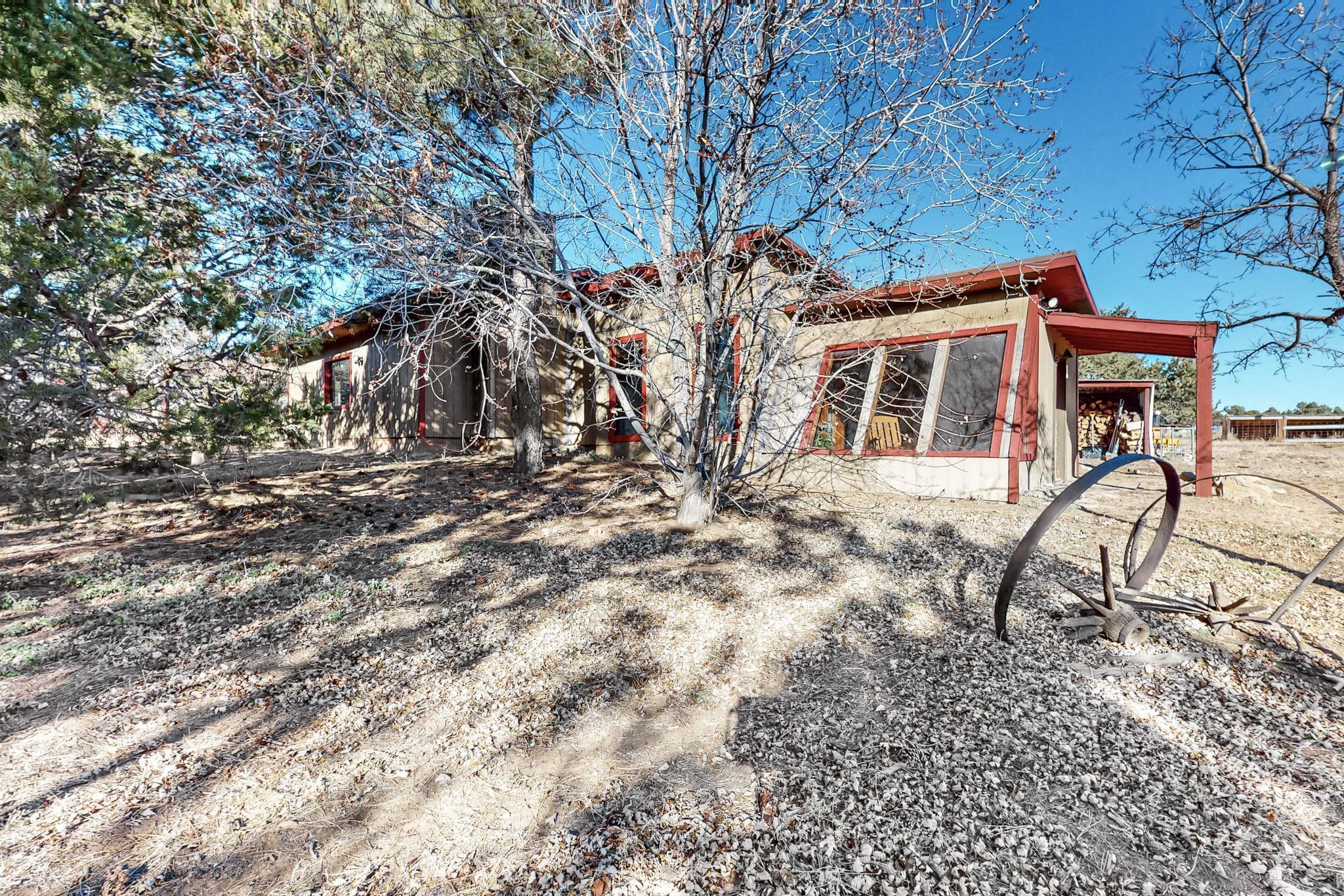 32 Mockingbird Hill Road, Tijeras, New Mexico image 1