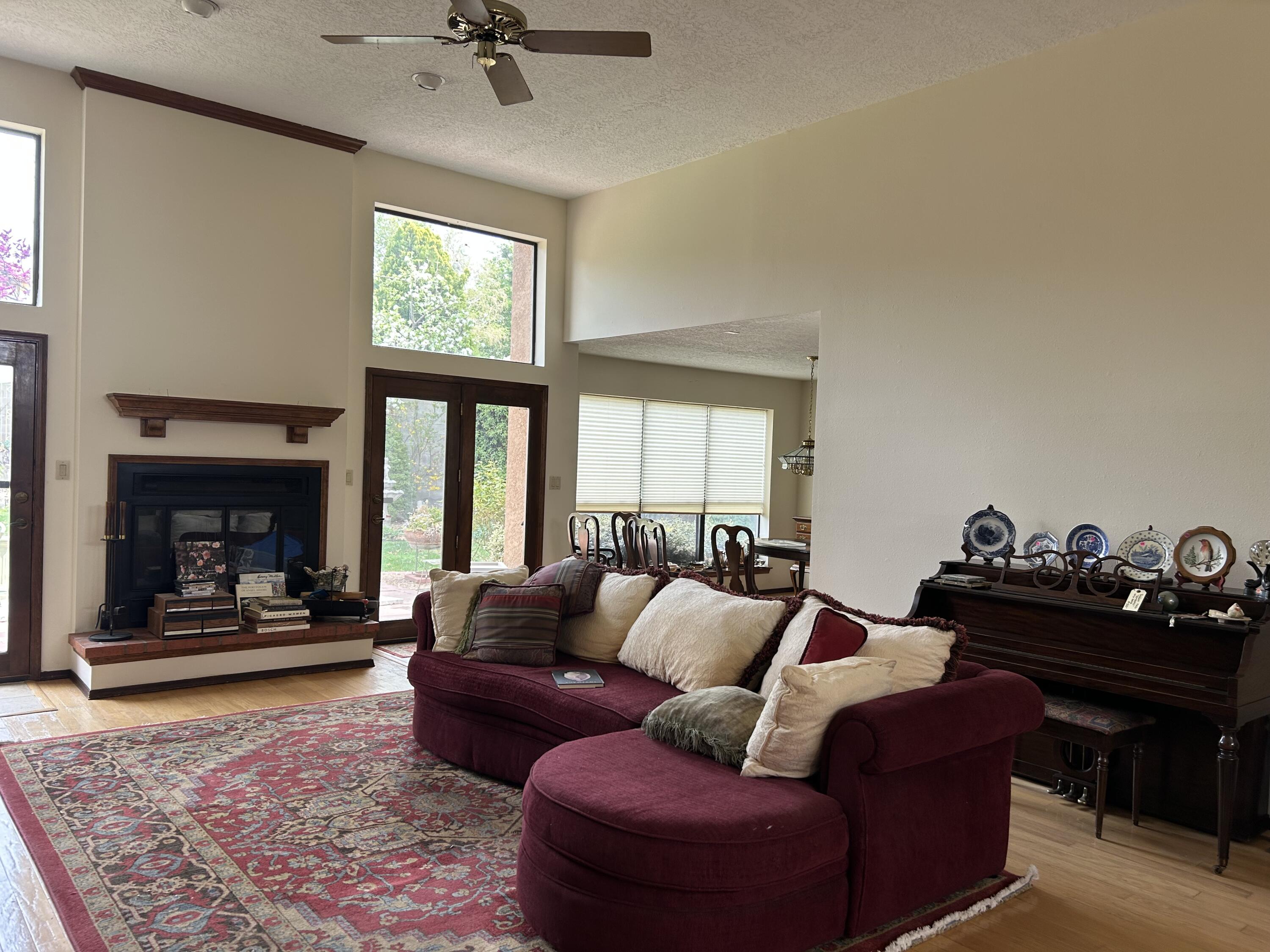 4900 Calle Del Cielo NE