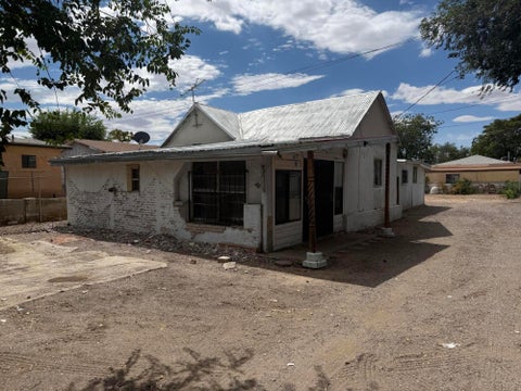 Homes For Sale - 1839 1/2 Broadway Boulevard<br/> Albuquerque, NM 87102