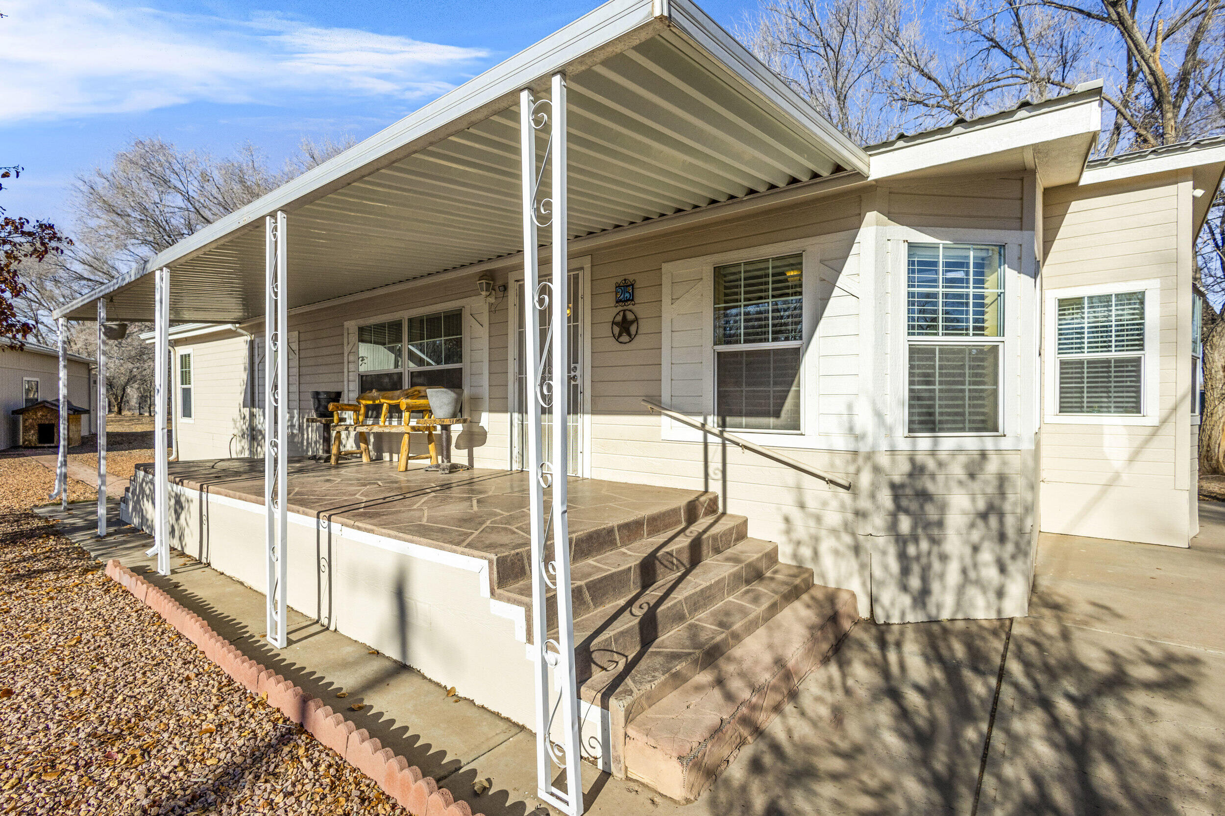 25 Sunflower Lane, Peralta, New Mexico image 1