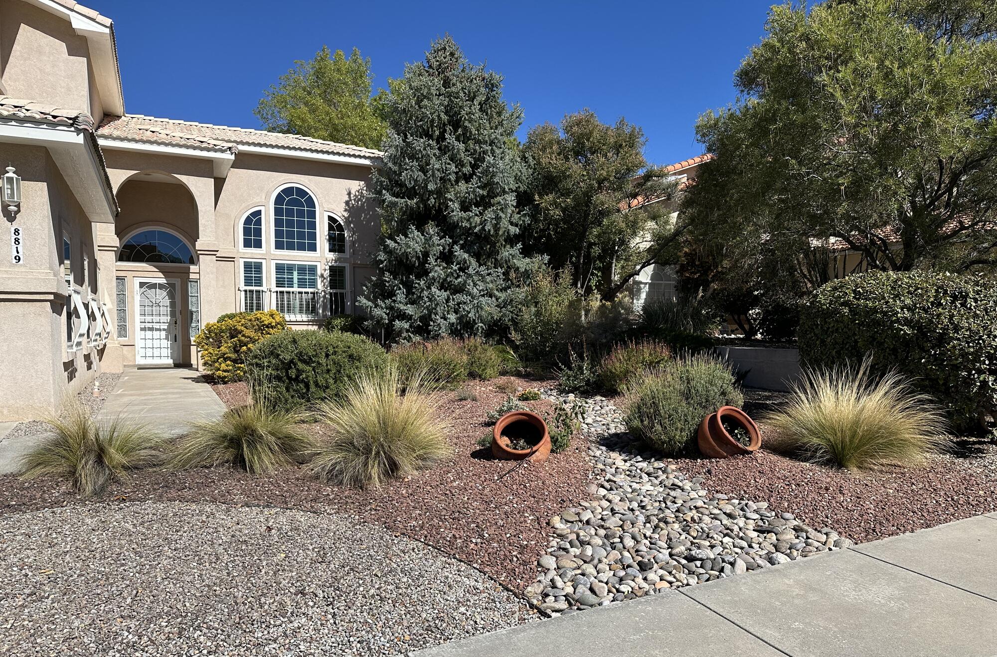 8819 GREENARBOR Road NE