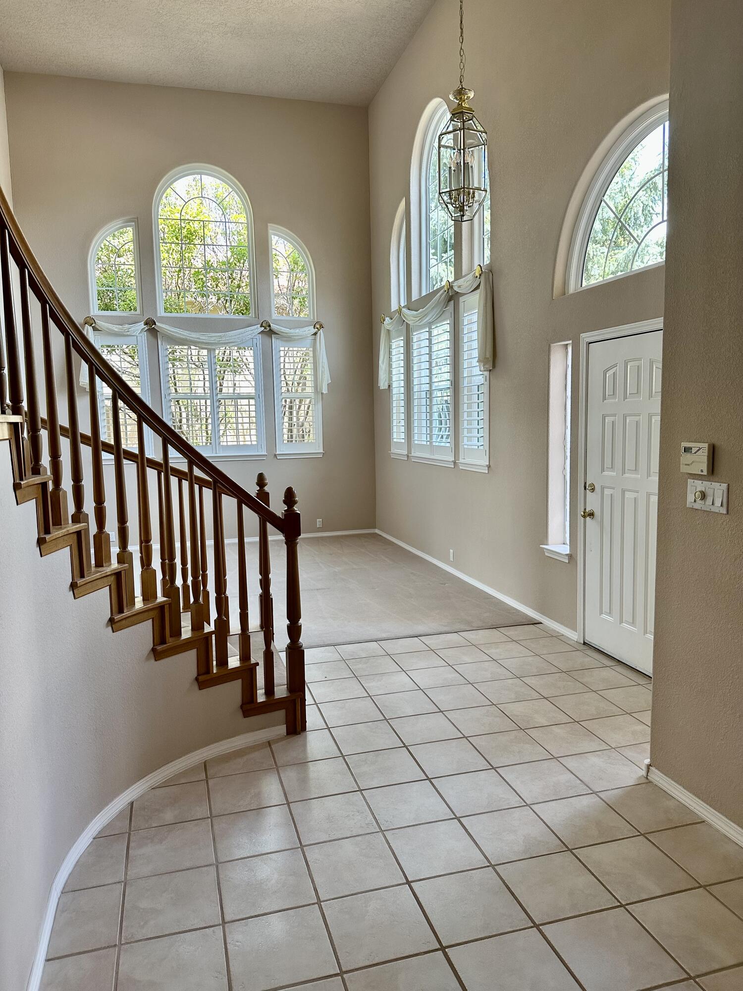 8819 GREENARBOR Road NE