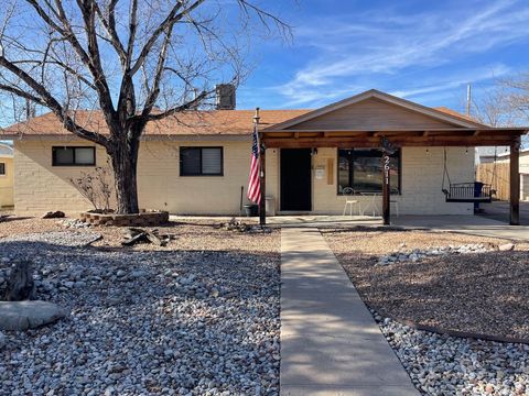 Photo of 2611 Parsifal Street NE, Albuquerque, NM 87112 (MLS # 1096731)