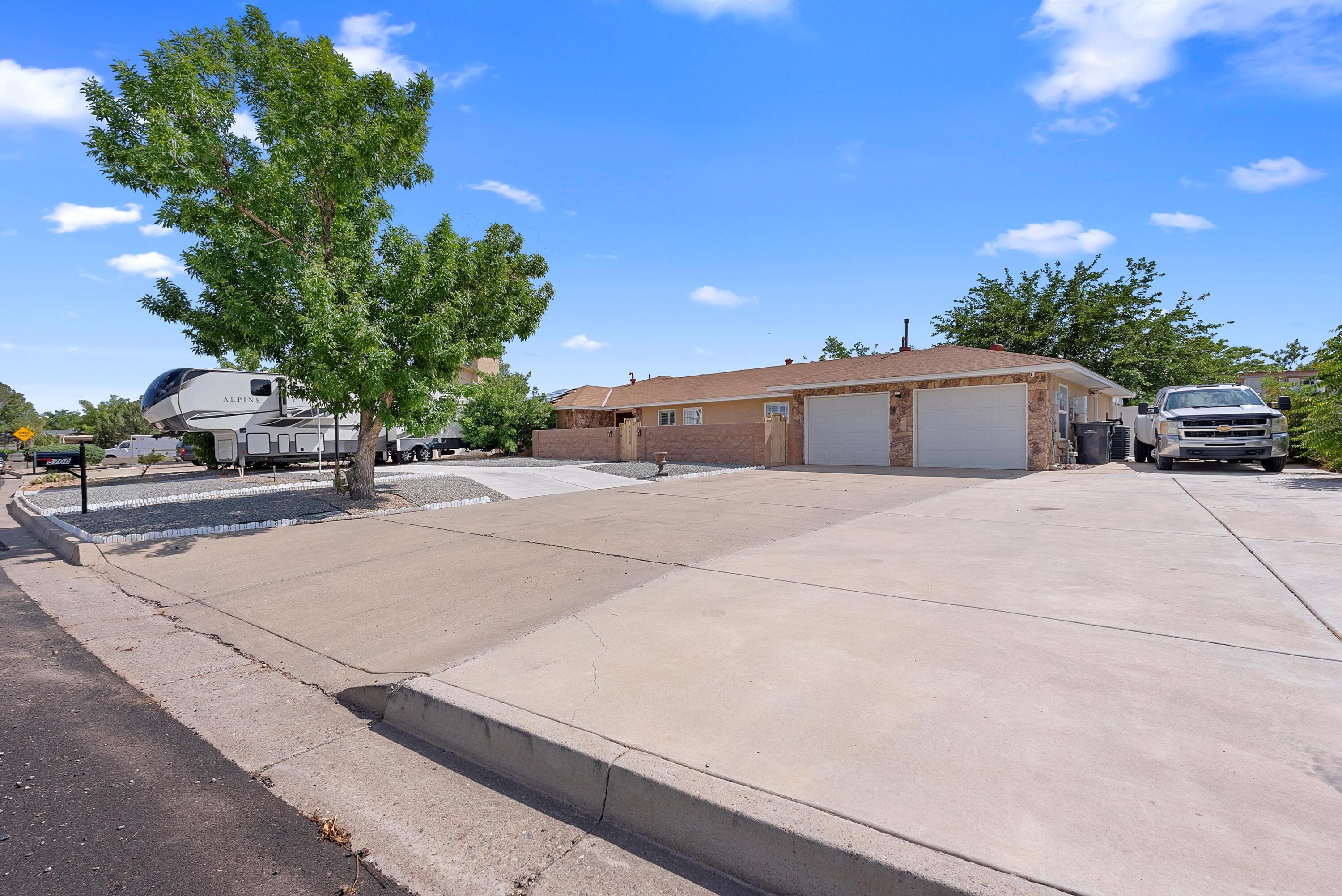 3708 Saint Andrews Drive SE