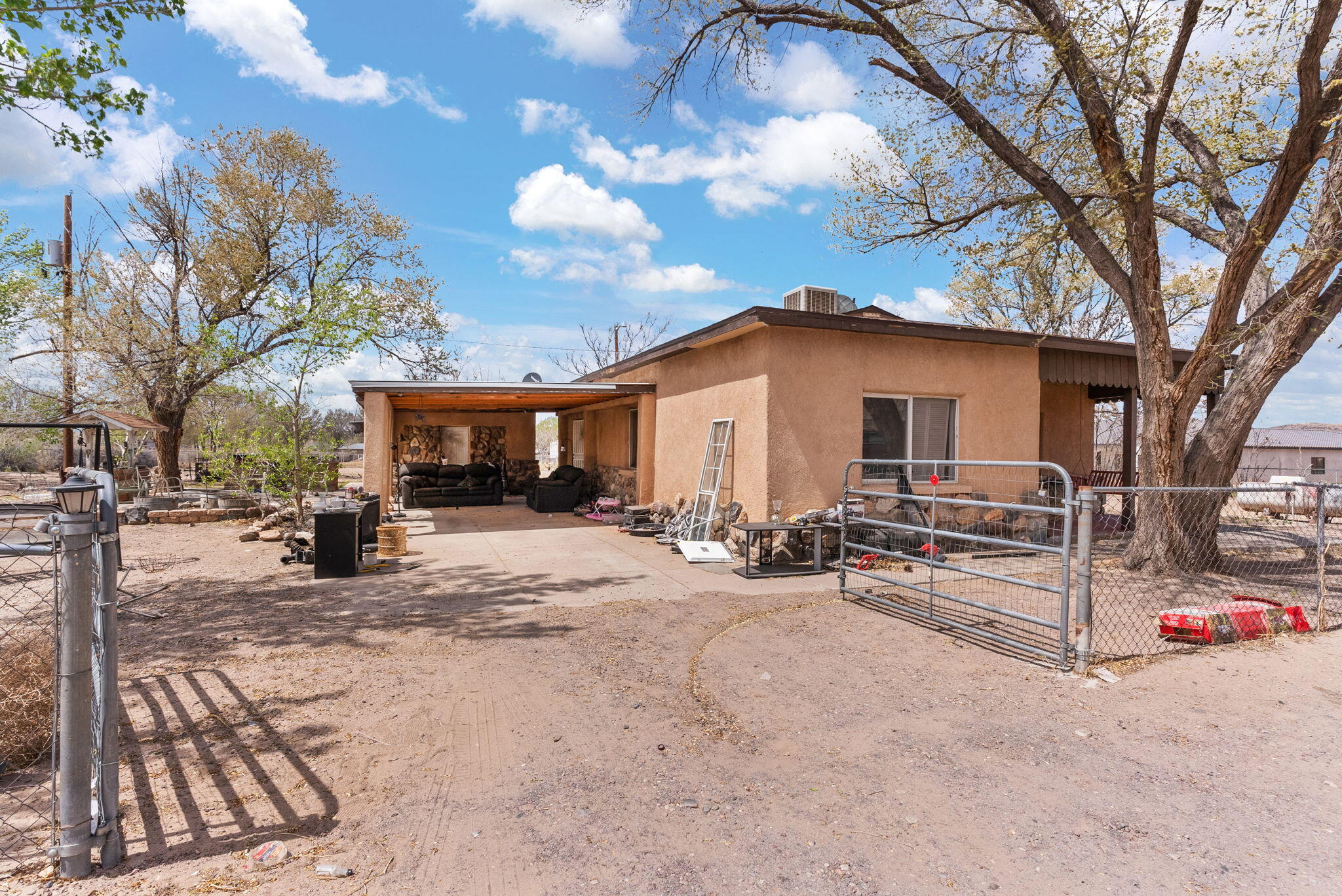 347 La Entrada Road, Los Lunas, New Mexico image 1