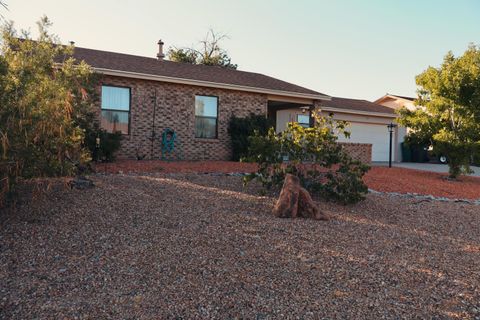 Homes For Sale - 111 Spring Road<br/> Albuquerque, NM 87124