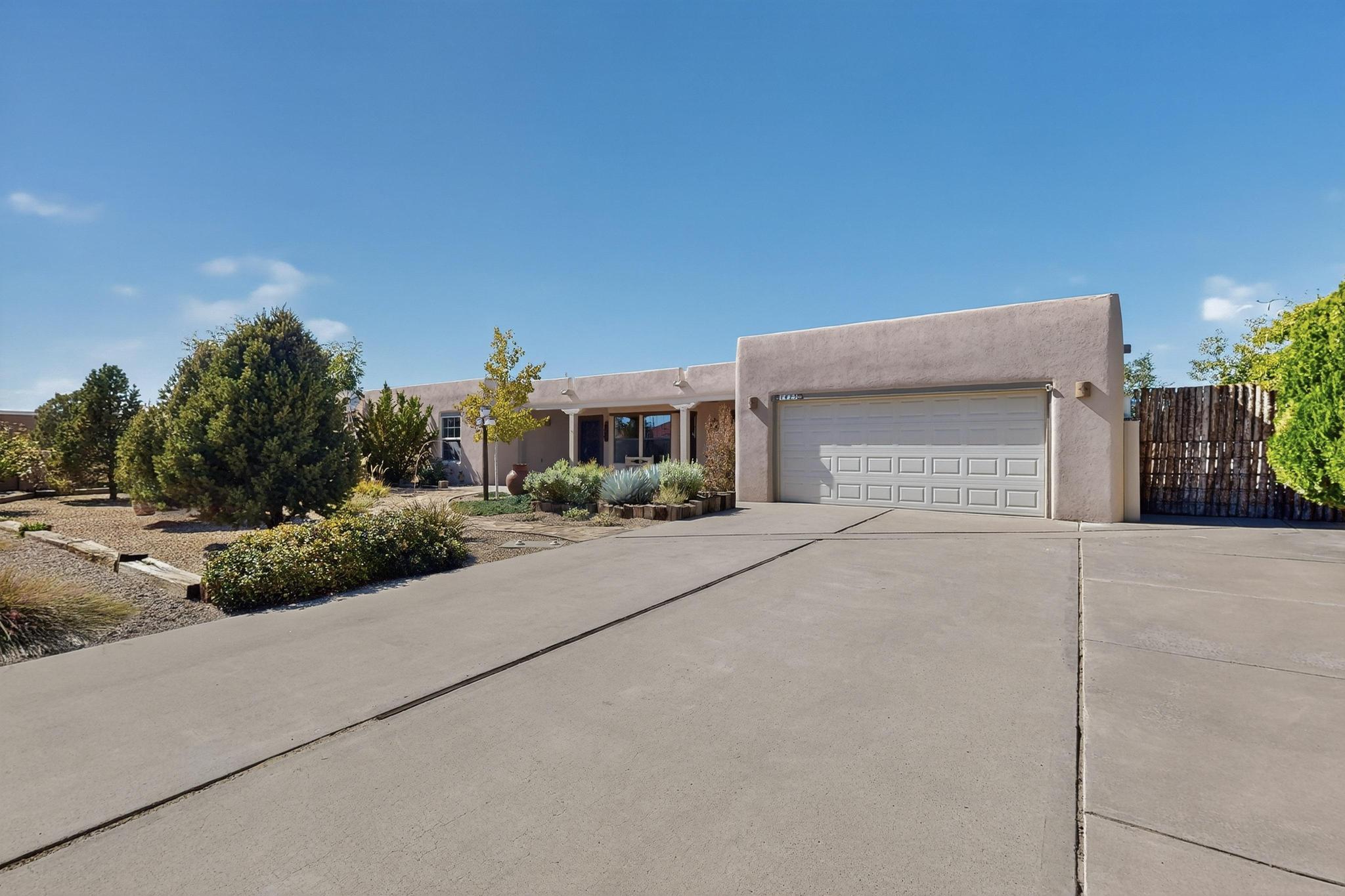 1425 Crestview Drive