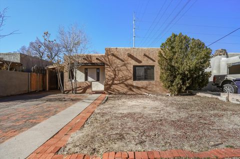 Photo of 815 Girard Boulevard NE, Albuquerque, NM 87106 (MLS # 1095956)