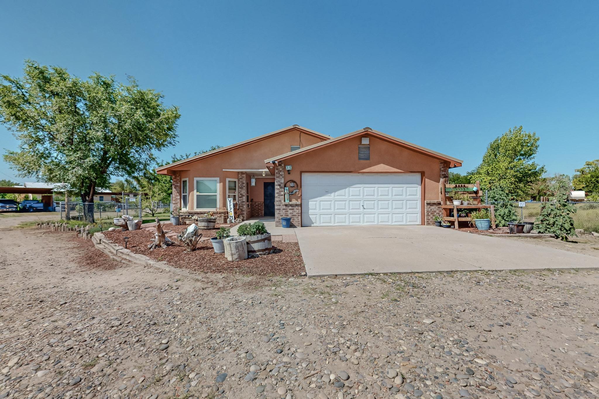 38 Bennett Road, Los Lunas, New Mexico image 1