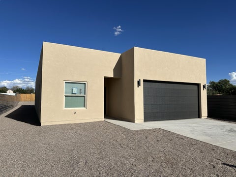 Photo of 1510 John Street SE, Albuquerque, NM 87102 (MLS # 1110934)