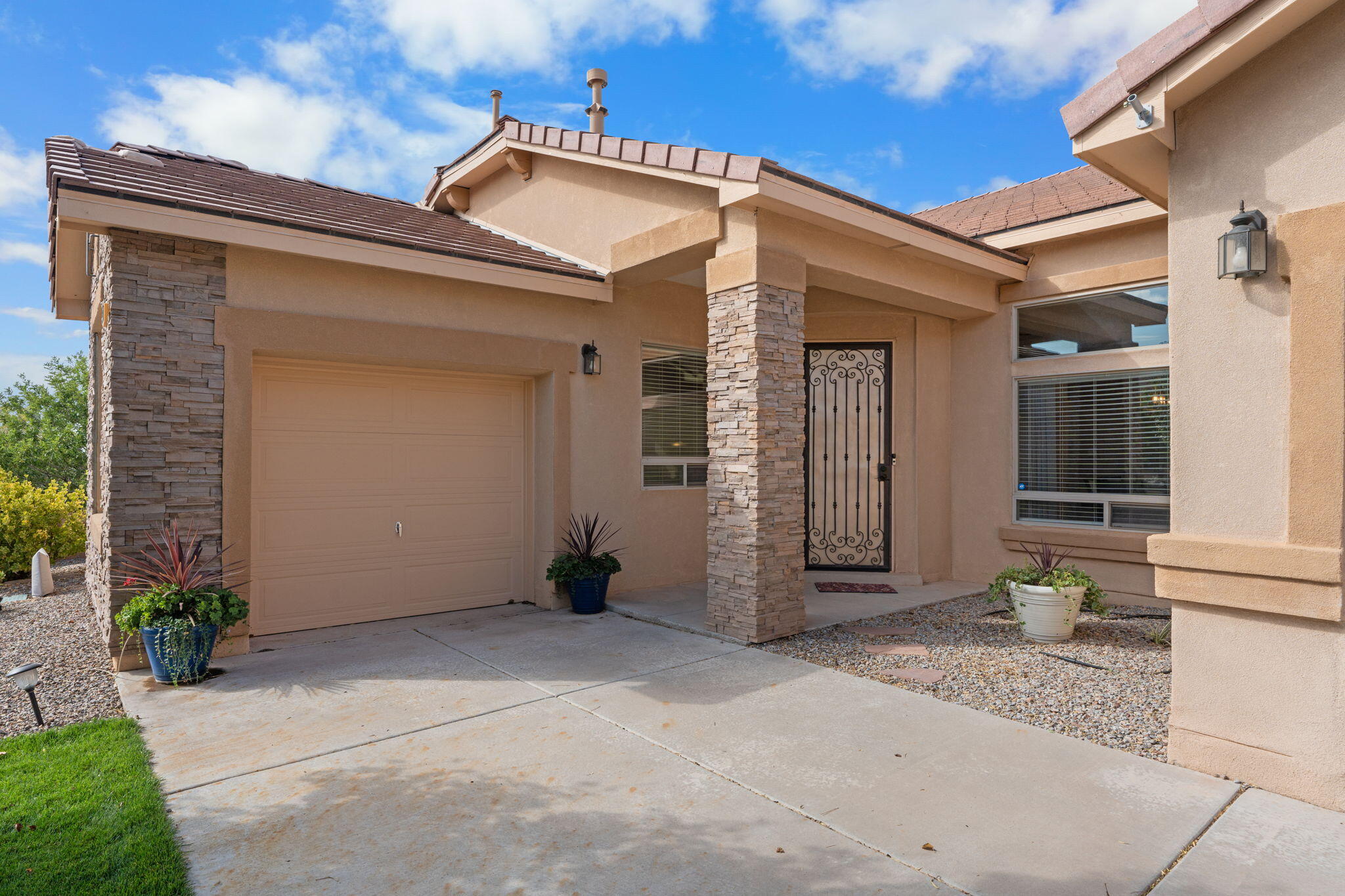 1011 Desert Broom Road, Rio Rancho, New Mexico image 1