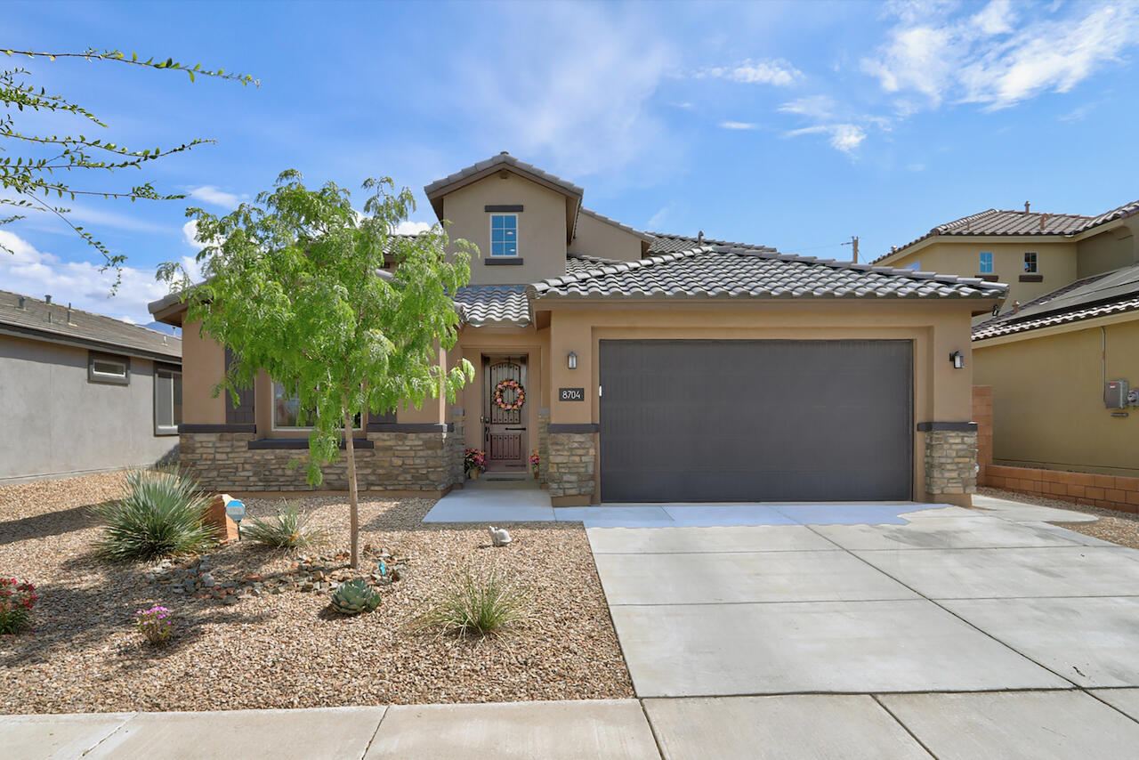 8704 La Pradera Way NE