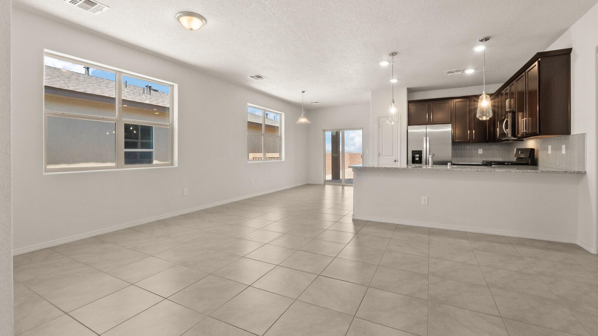 1588 Estrella Noche Loop NE