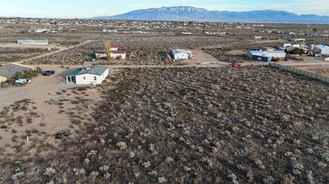 Photo of Lot 24 12th Street SW, Rio Rancho, NM 87124 (MLS # 1095077)
