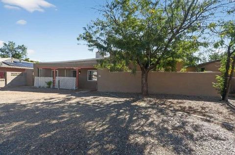 Photo of 542 Coronado Drive, Bernalillo, NM 87004 (MLS # 1093168)