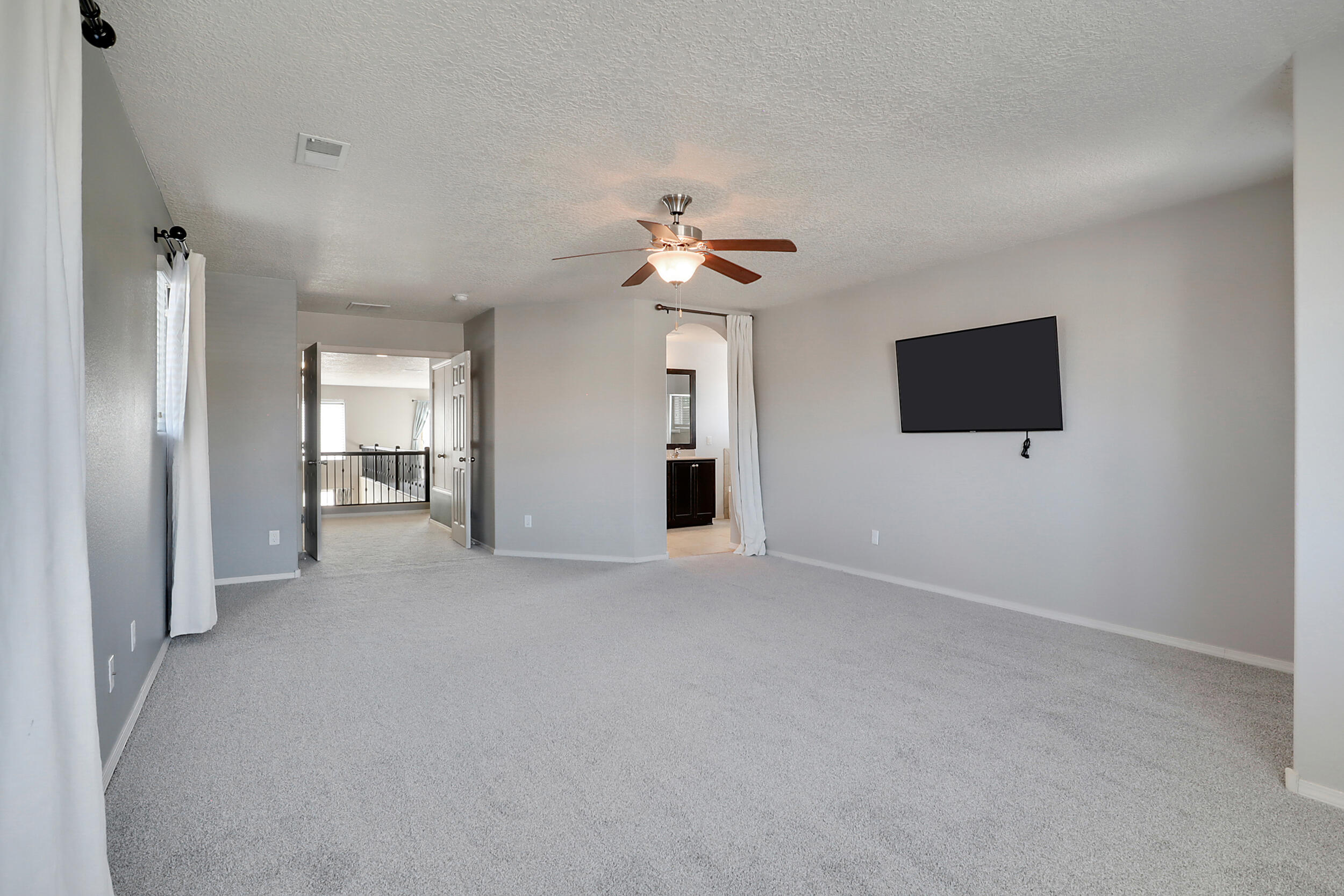 1729 Vista De Colinas Drive, Rio Rancho, New Mexico image 39