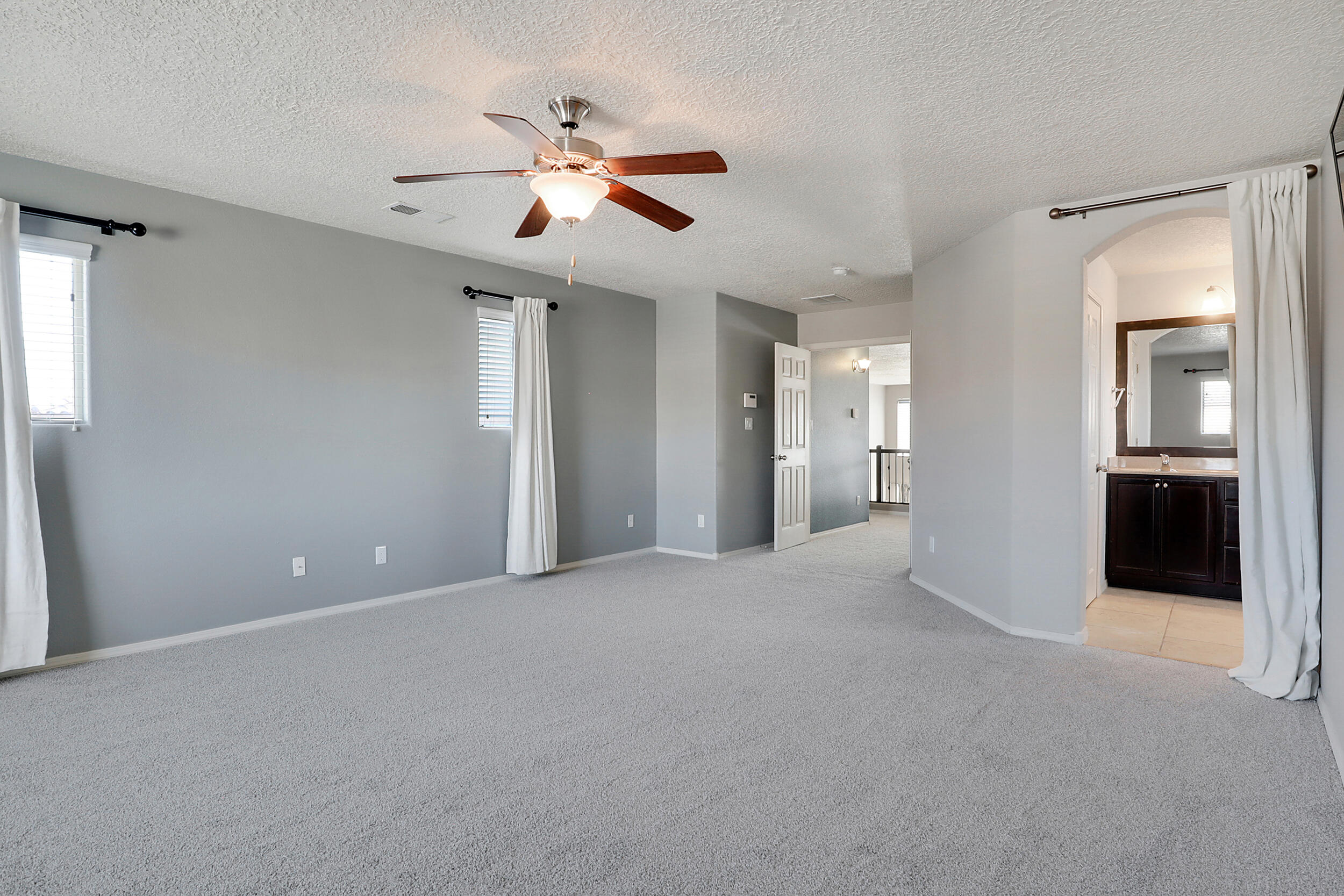 1729 Vista De Colinas Drive, Rio Rancho, New Mexico image 37