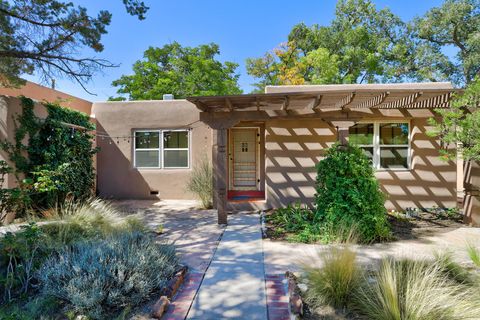 Photo of 809 Wellesley Drive NE, Albuquerque, NM 87106 (MLS # 1094686)