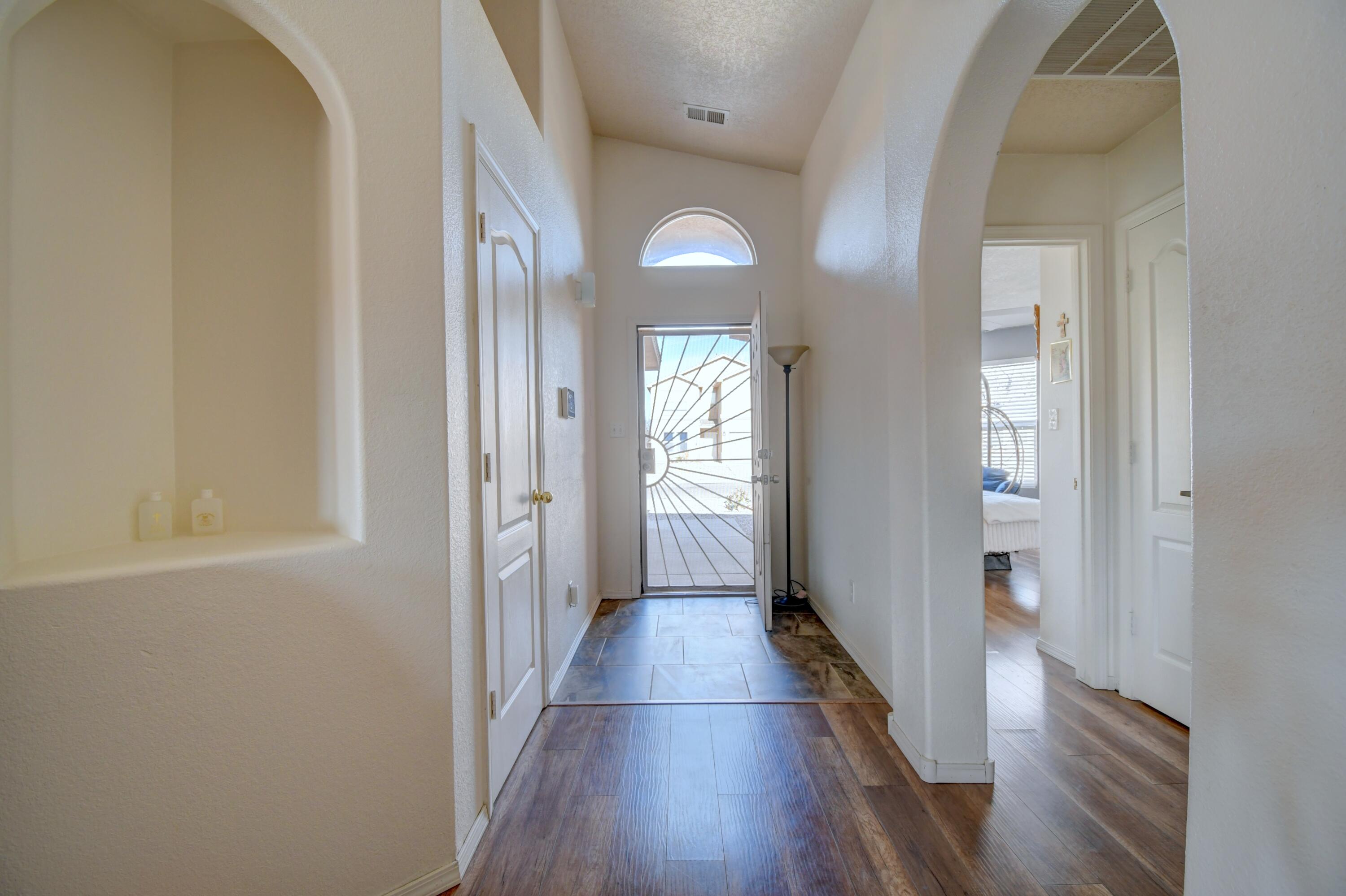 76 Avenida Jardin