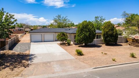 Photo of 1621 37th Street SE, Rio Rancho, NM 87124 (MLS # 1102359)