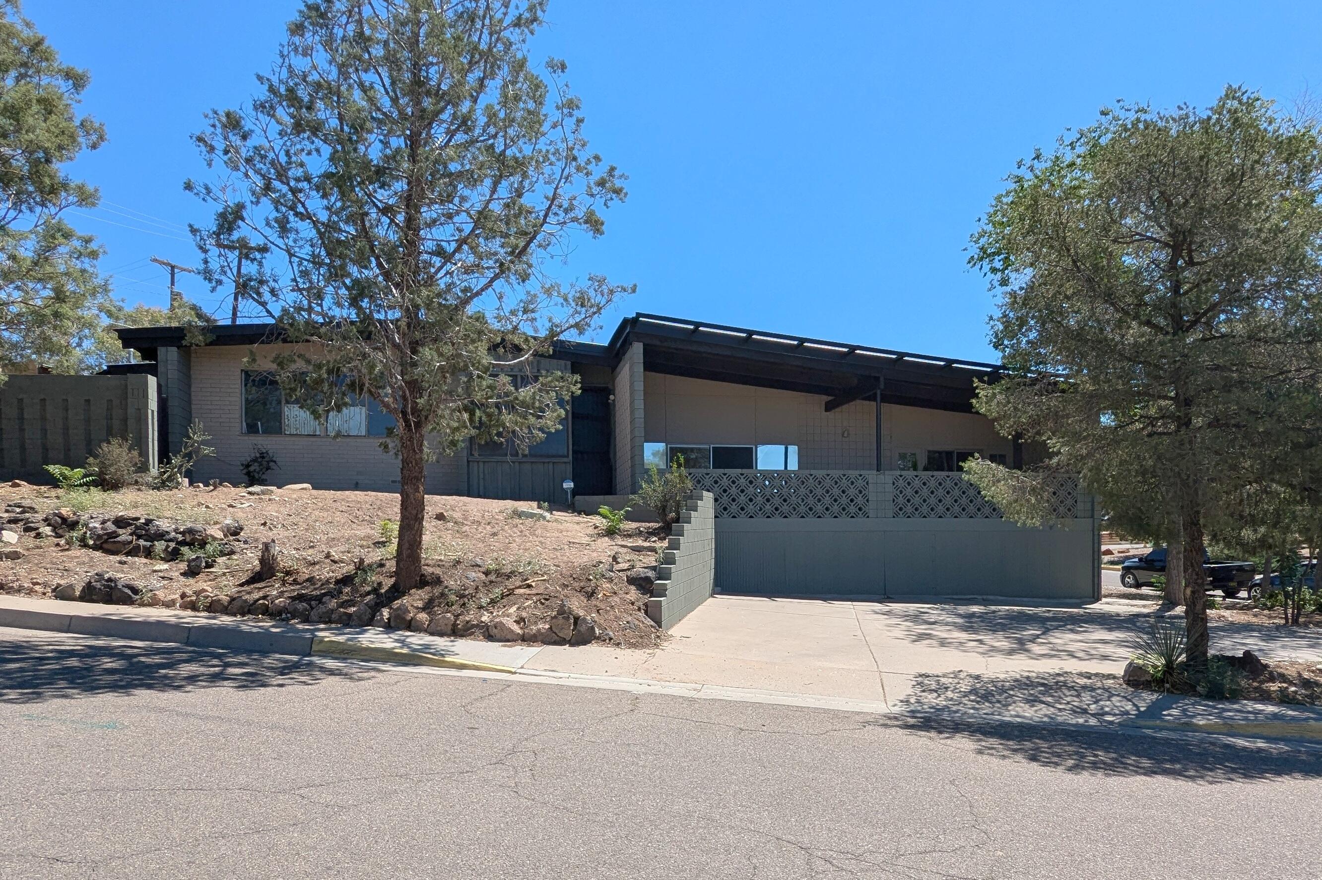 View Albuquerque, NM 87102 house