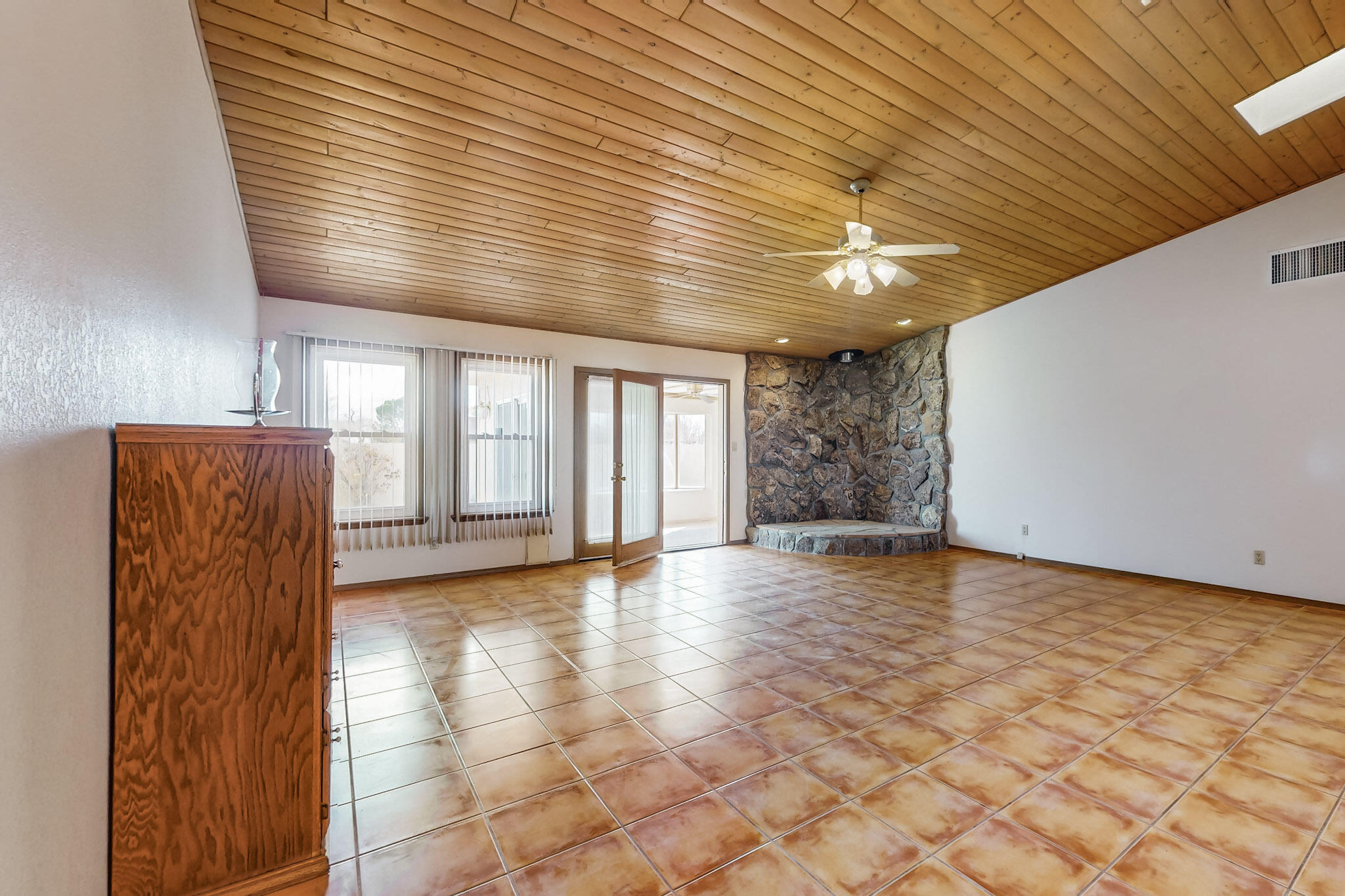 1075 Mcnew Lane, Bosque Farms, New Mexico image 9