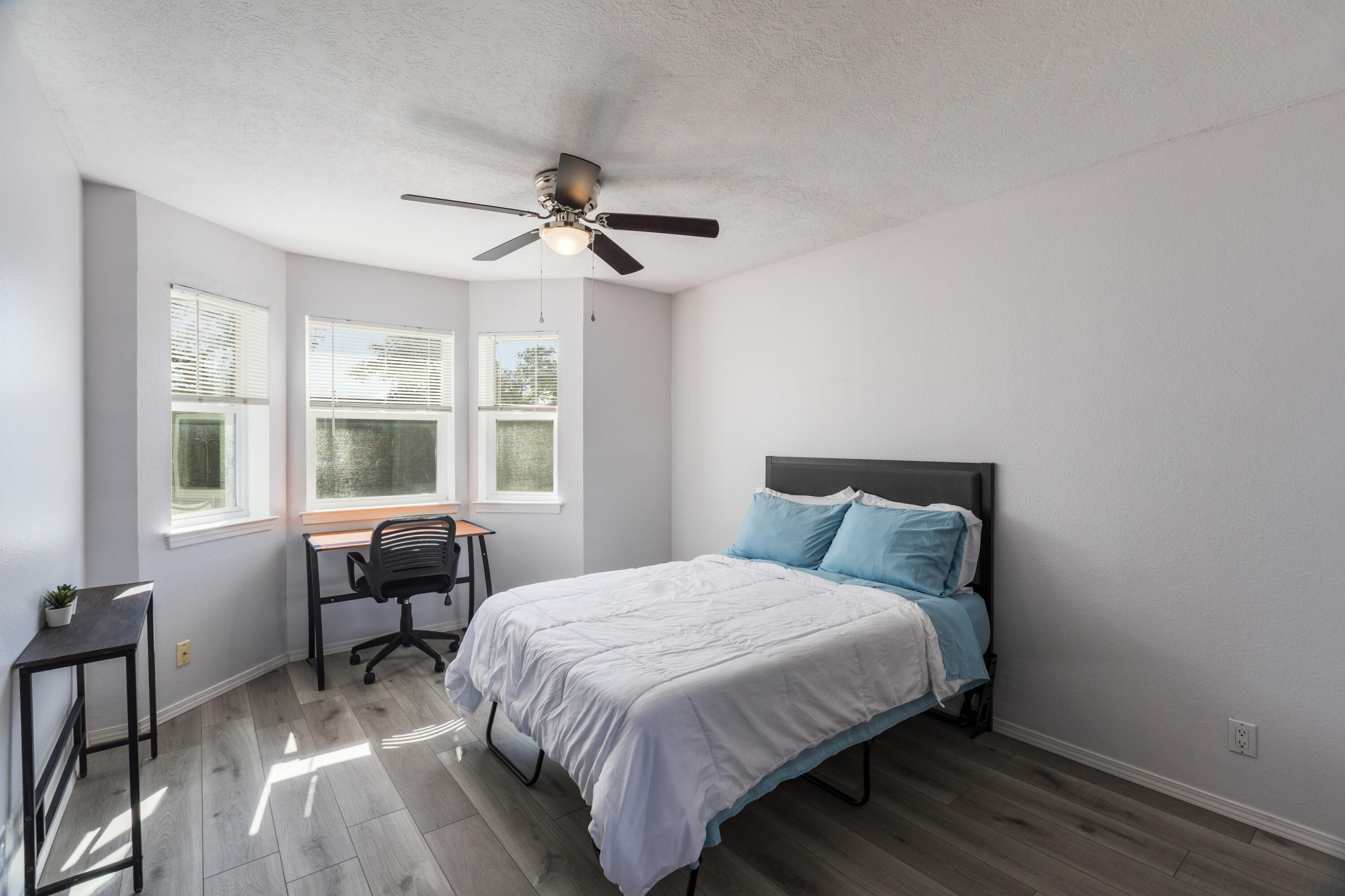 Albuquerque, New Mexico 87123, United States, 2 Bedrooms Bedrooms, ,3 BathroomsBathrooms,Residential,Active,228940