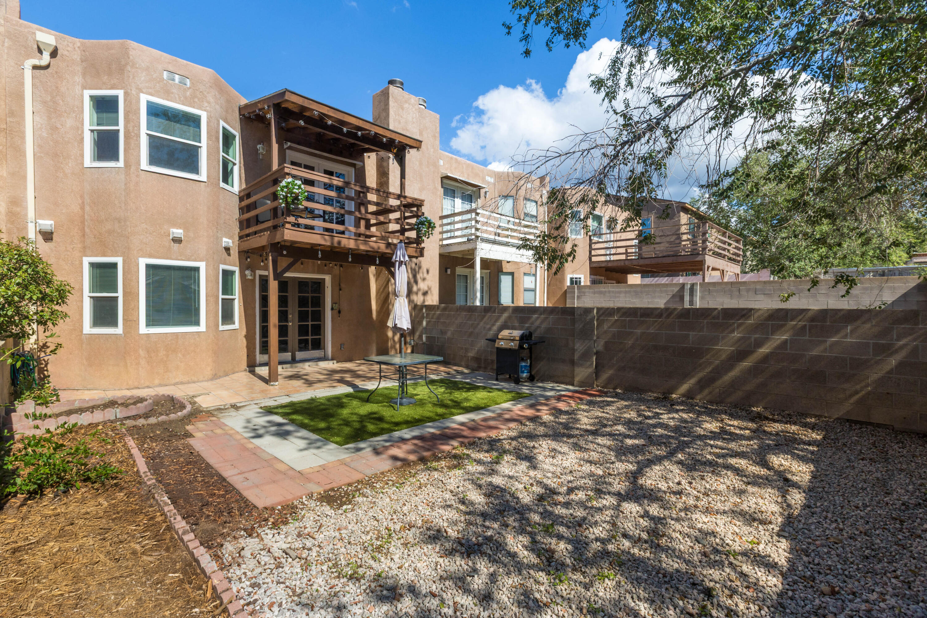 Albuquerque, New Mexico 87123, United States, 2 Bedrooms Bedrooms, ,3 BathroomsBathrooms,Residential,Active,228940