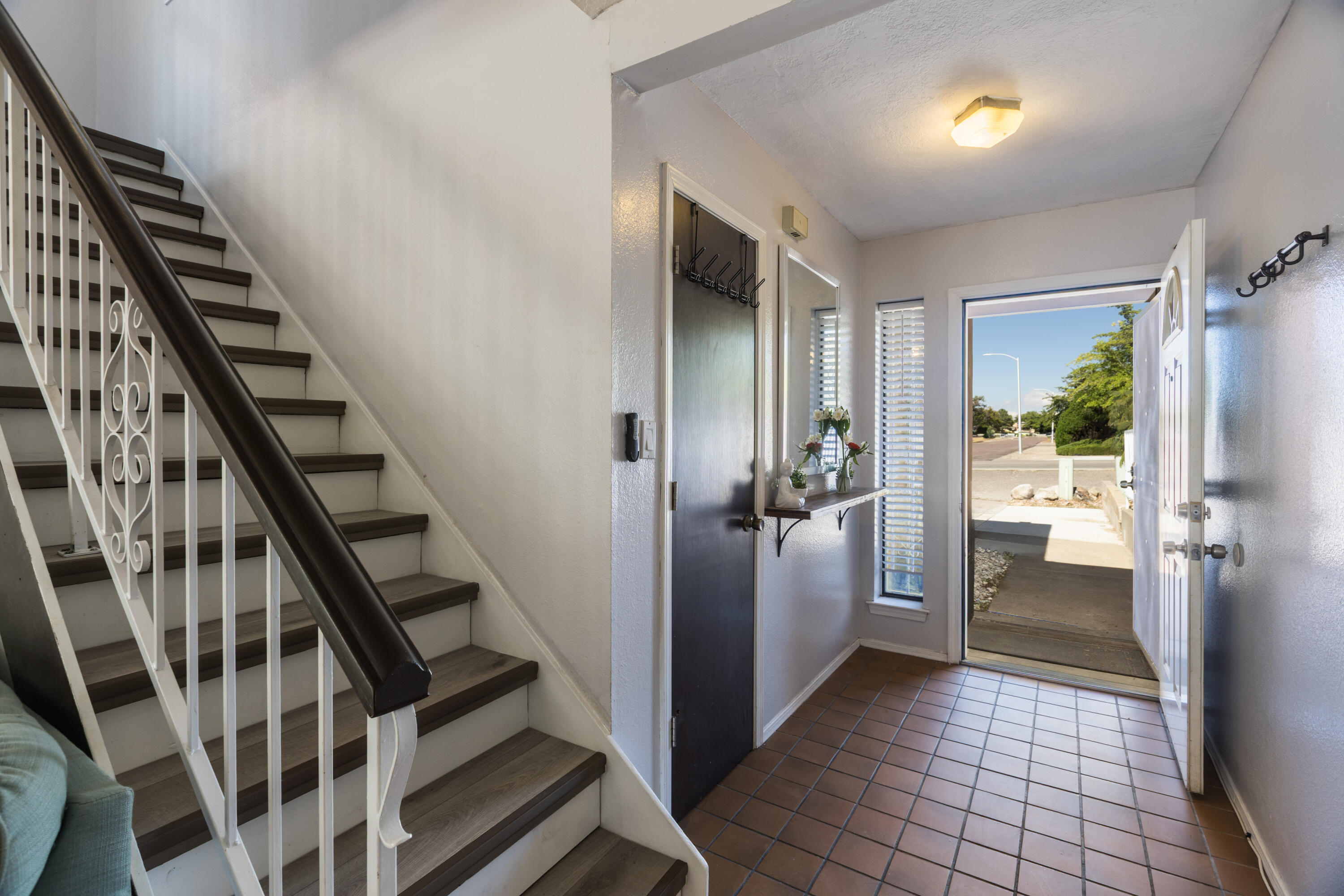 Albuquerque, New Mexico 87123, United States, 2 Bedrooms Bedrooms, ,3 BathroomsBathrooms,Residential,Active,228940