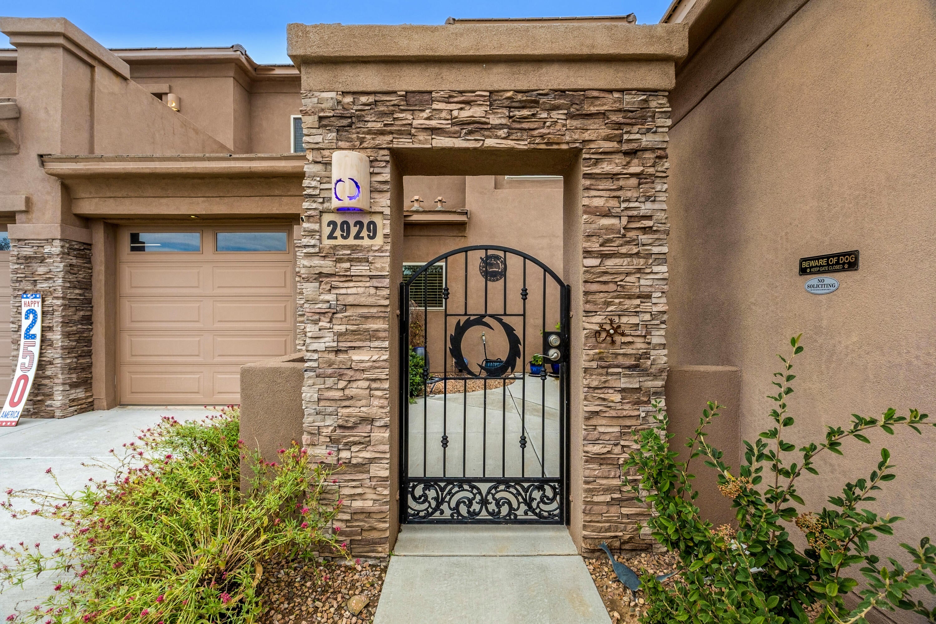 2929 Redondo Santa Fe Loop NE