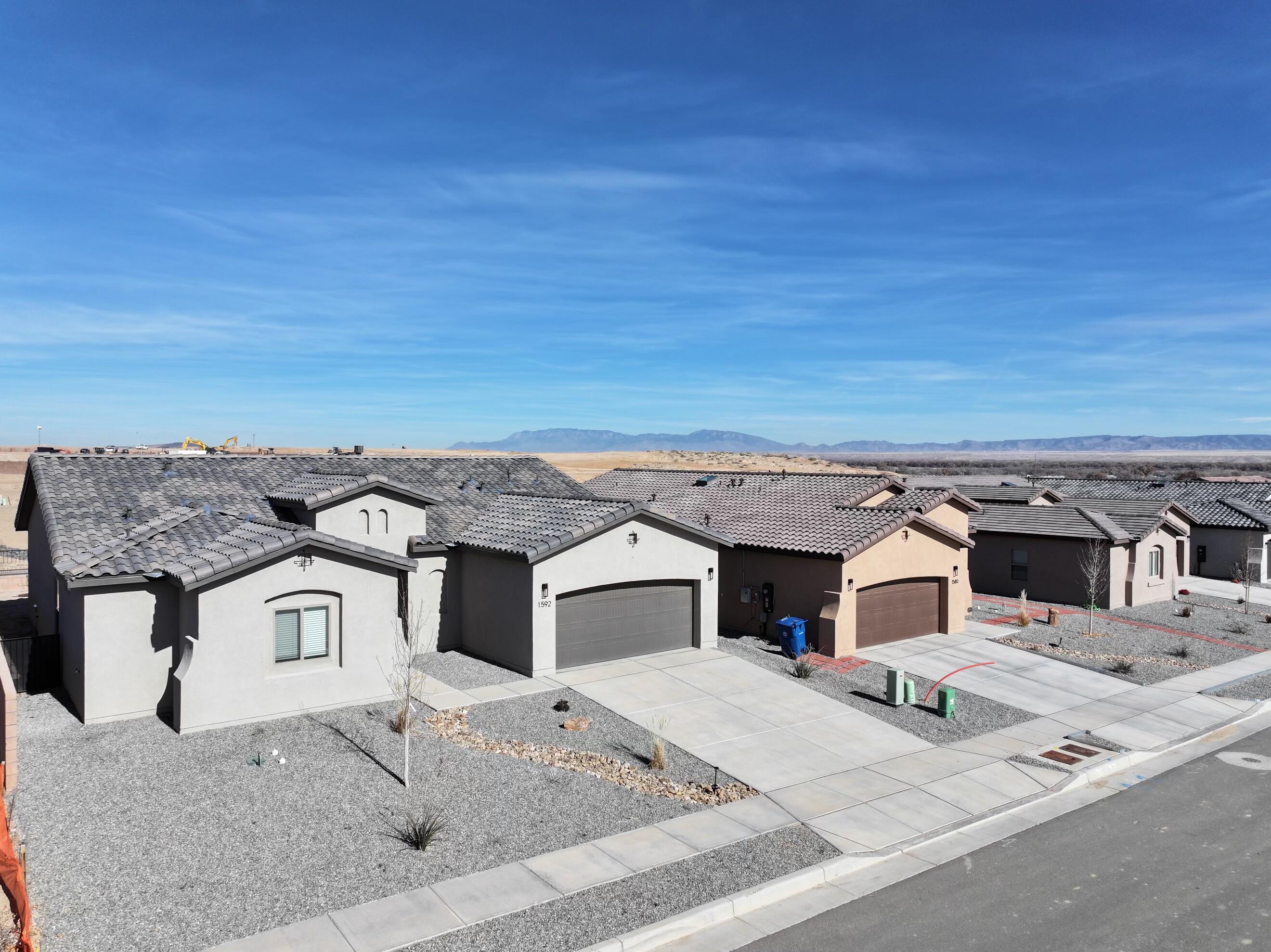 1592 Valle De Colores Street NW