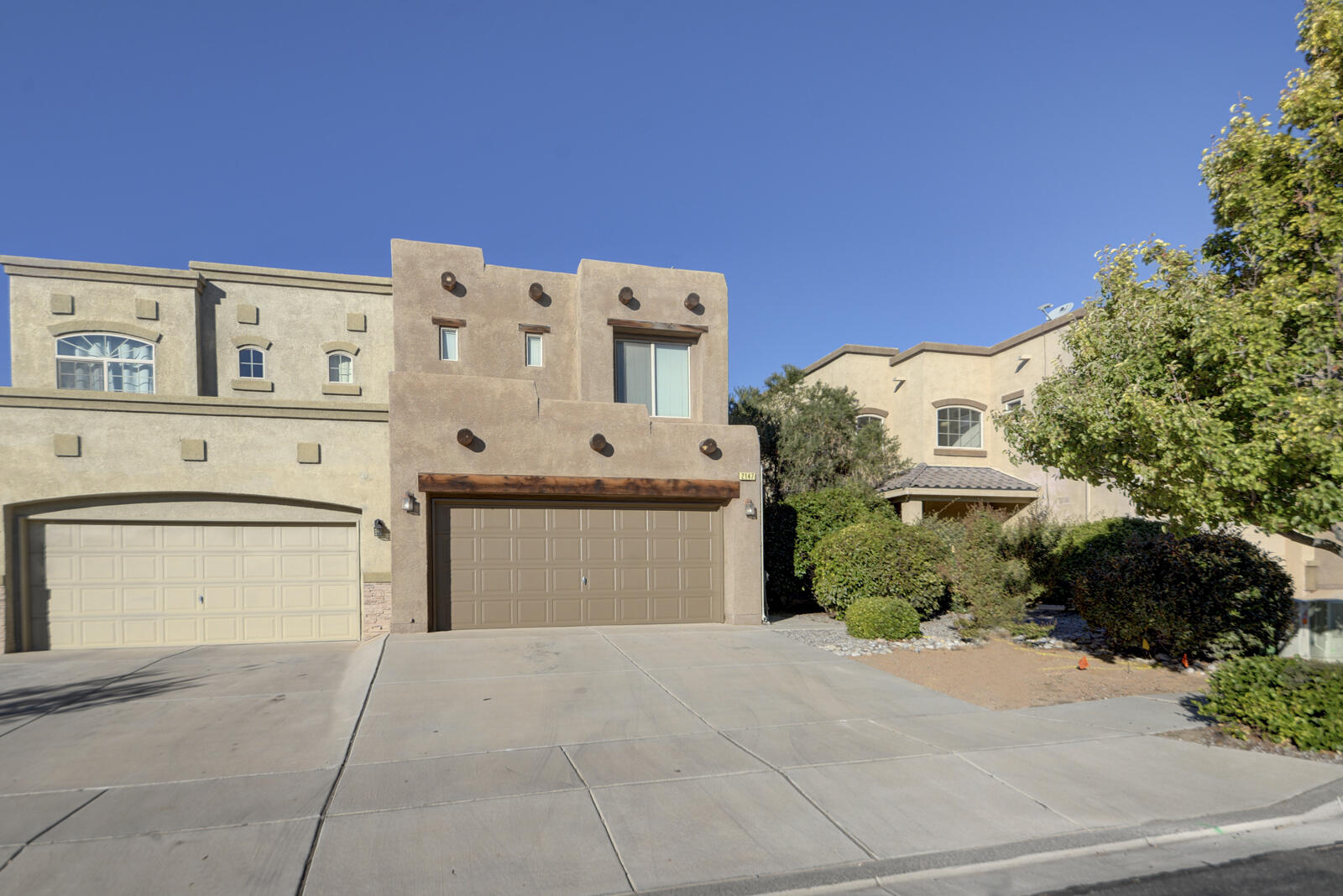 2147 Cortina Loop, Rio Rancho, New Mexico image 2