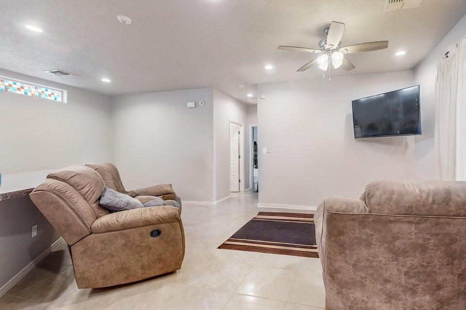 1472 Tierra Verde Loop, Los Lunas, New Mexico image 8