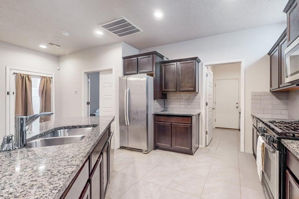 1472 Tierra Verde Loop, Los Lunas, New Mexico image 12