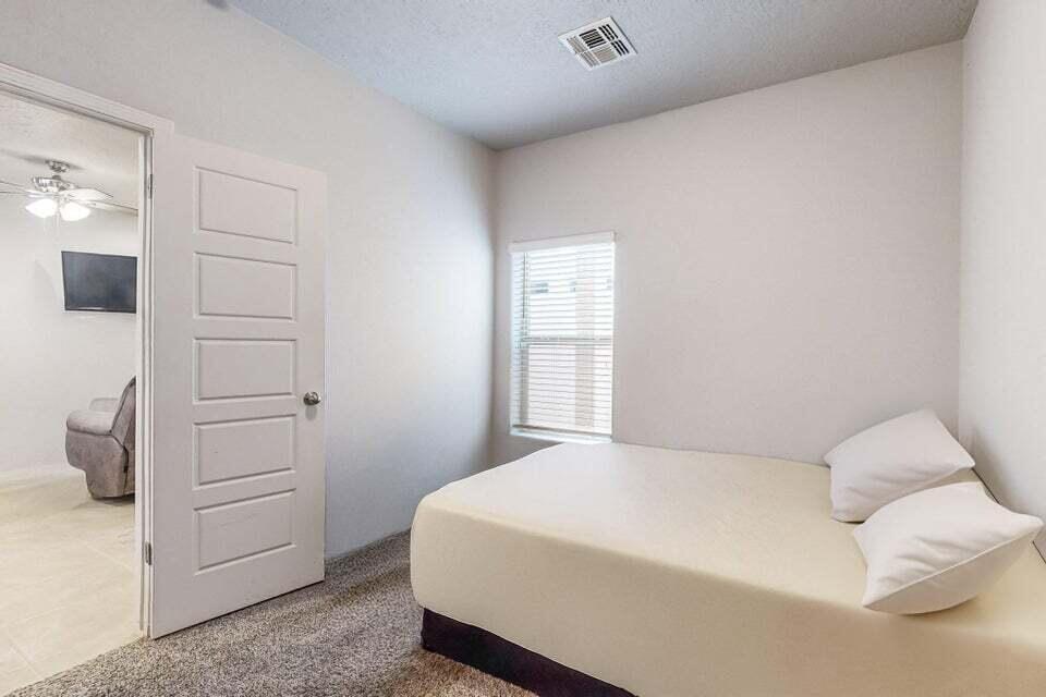 1472 Tierra Verde Loop, Los Lunas, New Mexico image 18