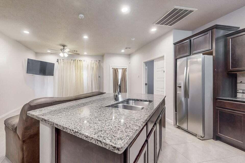 1472 Tierra Verde Loop, Los Lunas, New Mexico image 11
