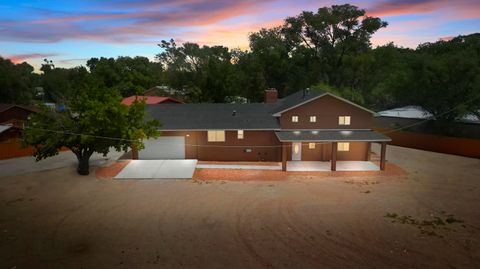 Photo of 2212 HENRY Road SW, Albuquerque, NM 87105 (MLS # 1084428)