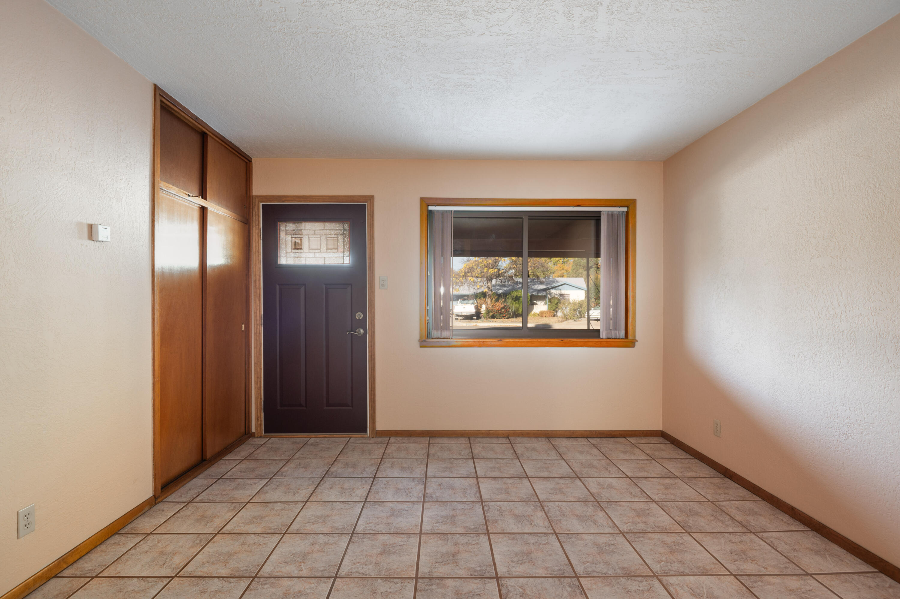 Albuquerque, New Mexico 87107, United States, 3 Bedrooms Bedrooms, ,2 BathroomsBathrooms,Residential,Active,240160