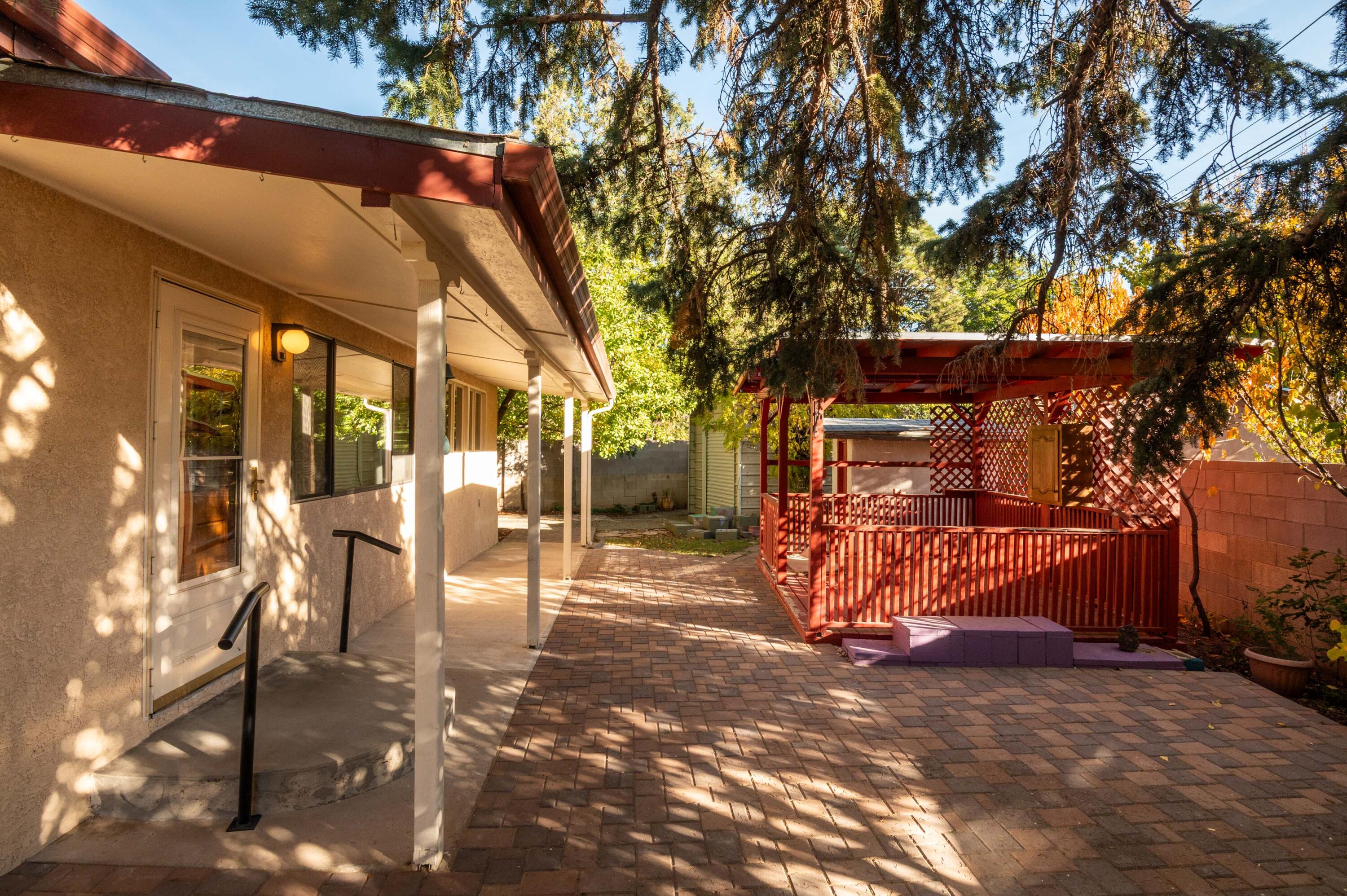 Albuquerque, New Mexico 87107, United States, 3 Bedrooms Bedrooms, ,2 BathroomsBathrooms,Residential,Active,240160