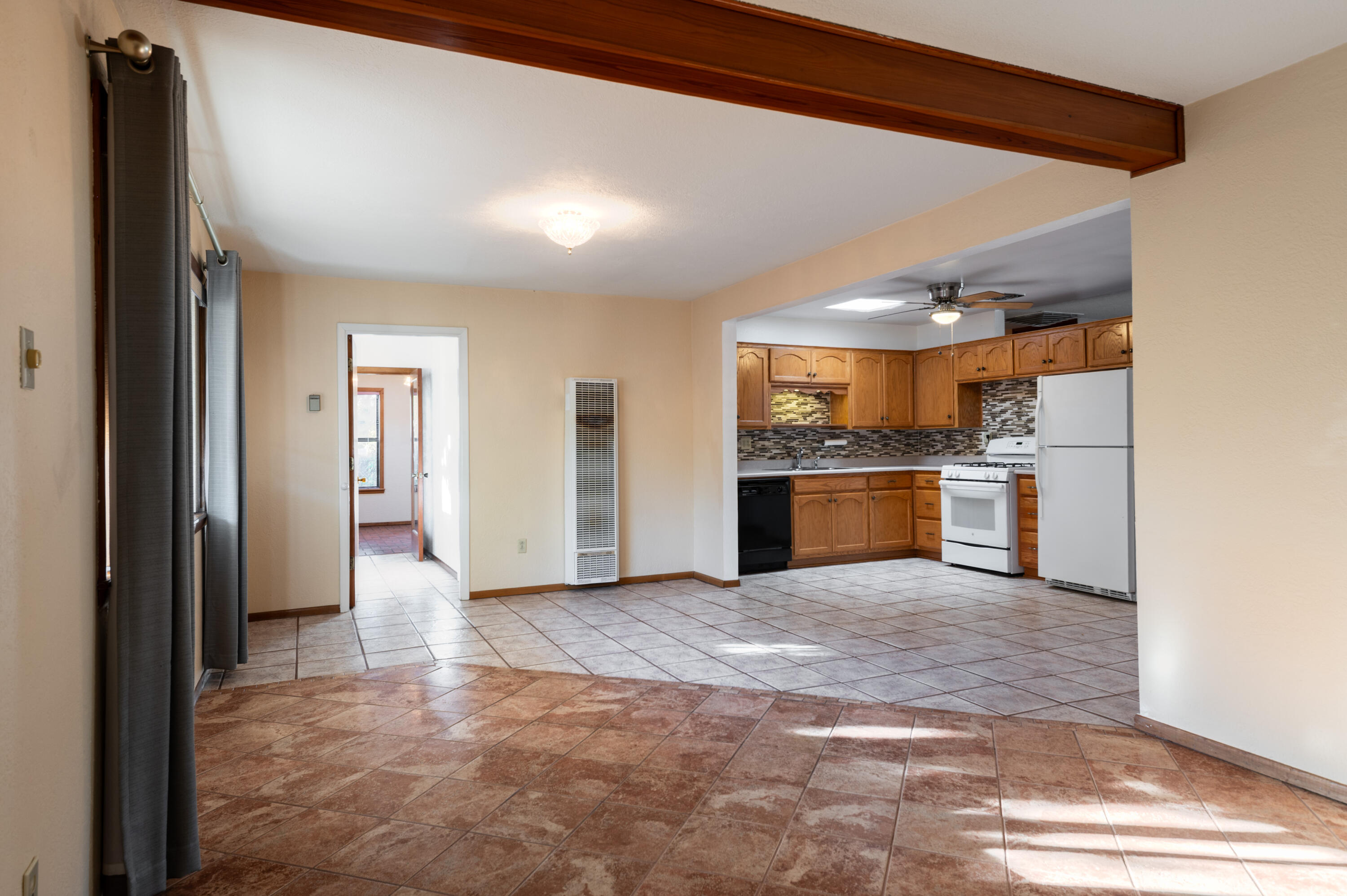 Albuquerque, New Mexico 87107, United States, 3 Bedrooms Bedrooms, ,2 BathroomsBathrooms,Residential,Active,240160