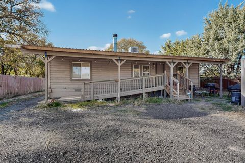 Photo of 30 Camino De Los Chavez, Belen, NM 87002 (MLS # 1094707)
